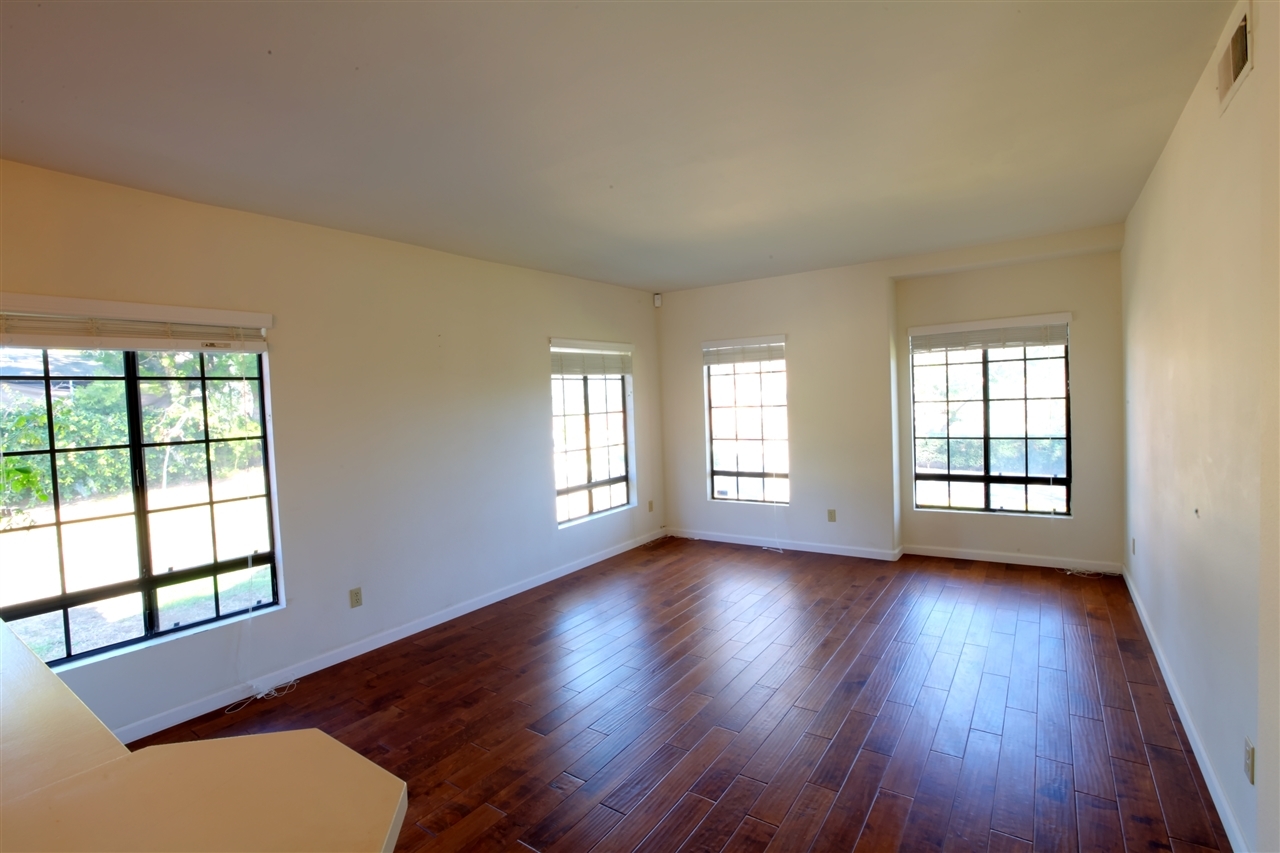 2959 Racetrack View Drive Del Mar, CA 92014 - Photo 10 of 25