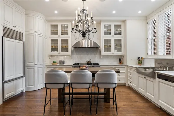$2,150,000 | 199 East Lake Shore Drive, Unit 4W, Chicago, IL 60611