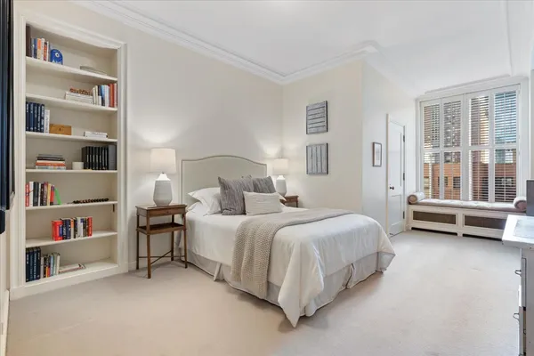 $2,150,000 | 199 East Lake Shore Drive, Unit 4W, Chicago, IL 60611