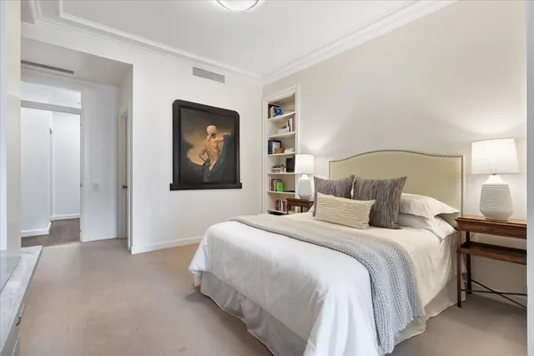 $2,150,000 | 199 East Lake Shore Drive, Unit 4W, Chicago, IL 60611