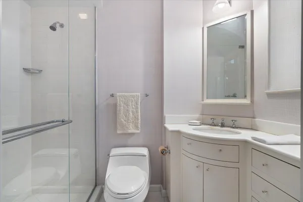 $2,150,000 | 199 East Lake Shore Drive, Unit 4W, Chicago, IL 60611