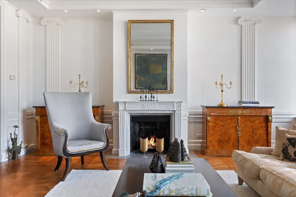 $2,150,000 | 199 East Lake Shore Drive, Unit 4W, Chicago, IL 60611