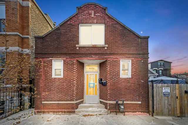 $299,999 | 2713 West 24th Place, Chicago, IL 60608