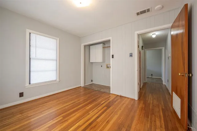 $1,300 | 1226 South Brazos Street, Weatherford, TX 76086