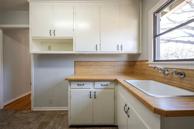 $1,300 | 1226 South Brazos Street, Weatherford, TX 76086