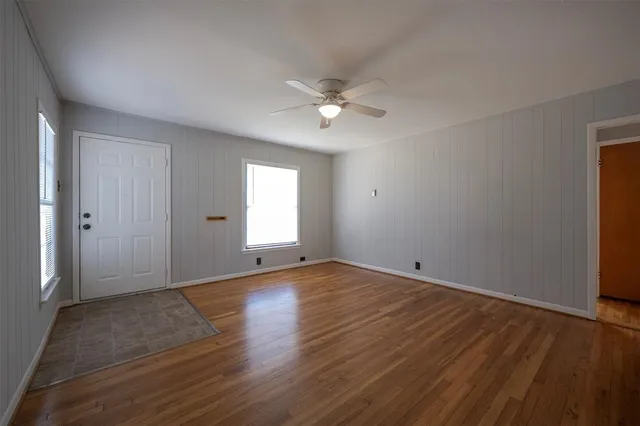 $1,300 | 1226 South Brazos Street, Weatherford, TX 76086