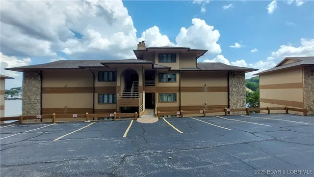 $335,000 | 98 Cedar Court, Unit 1B, Lake Ozark, MO 65049