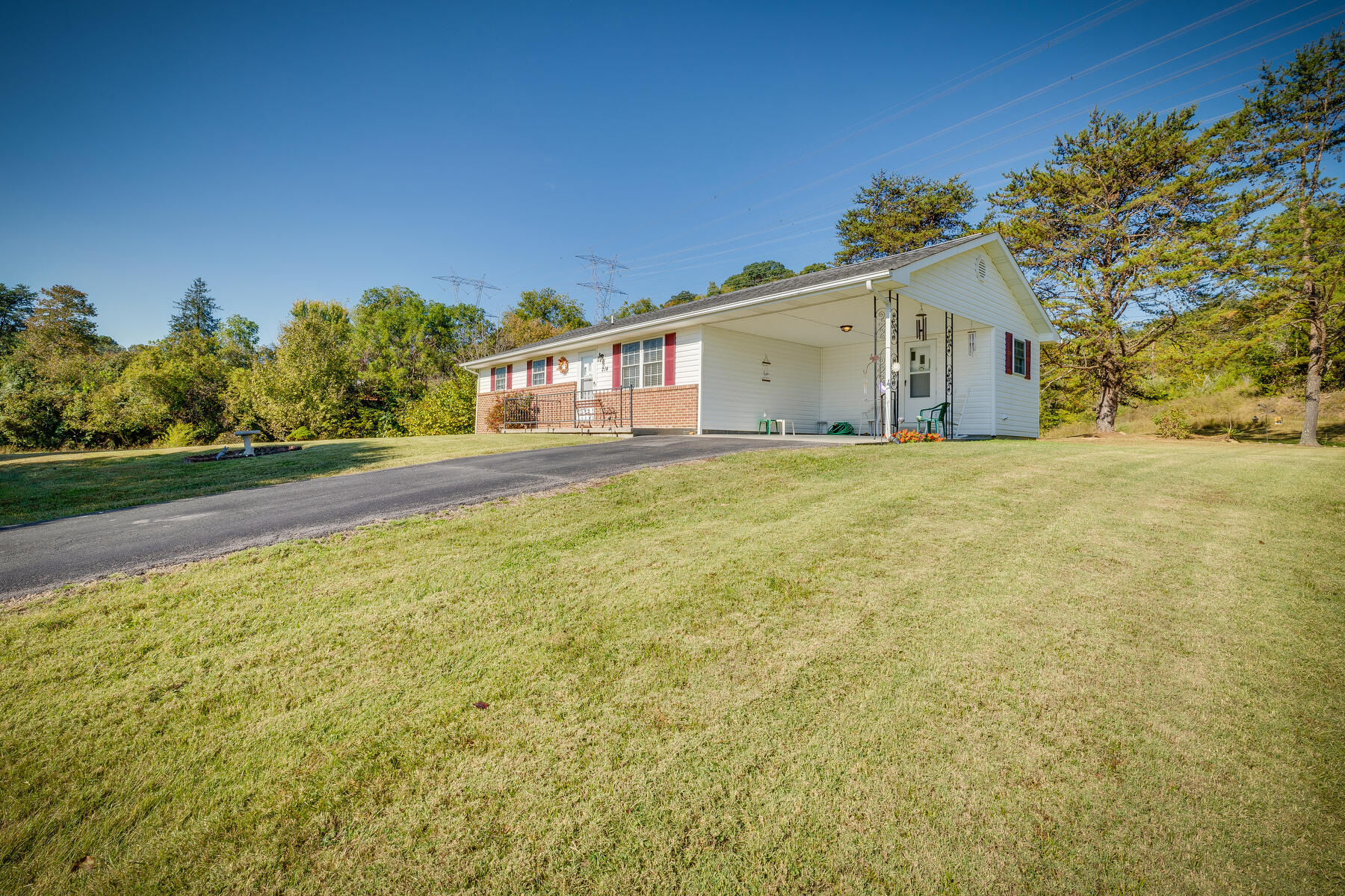 214 Webster Valley Road Rogersville, TN 37857 - Photo 2 of 35 002