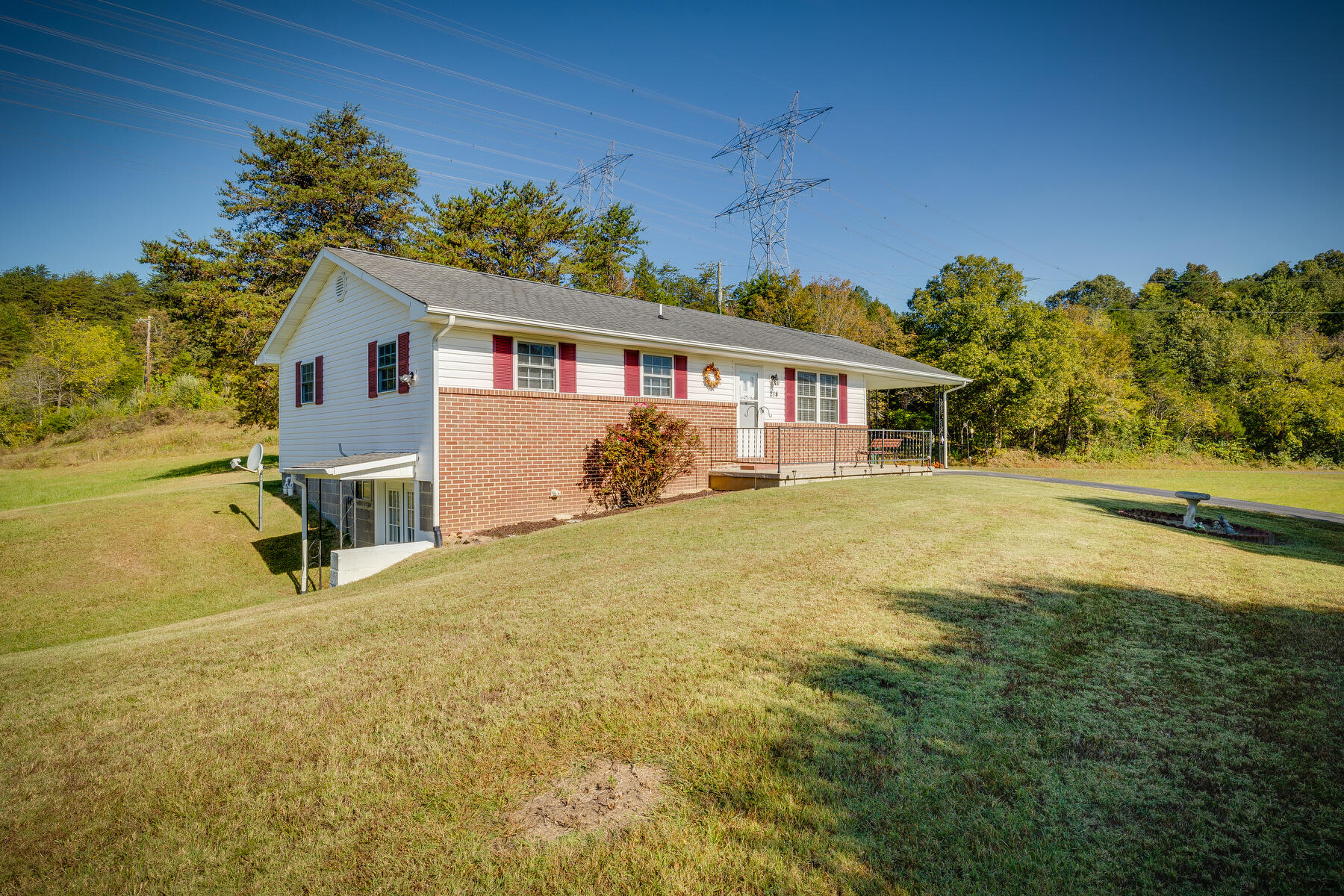 214 Webster Valley Road Rogersville, TN 37857 - Photo 3 of 35 003