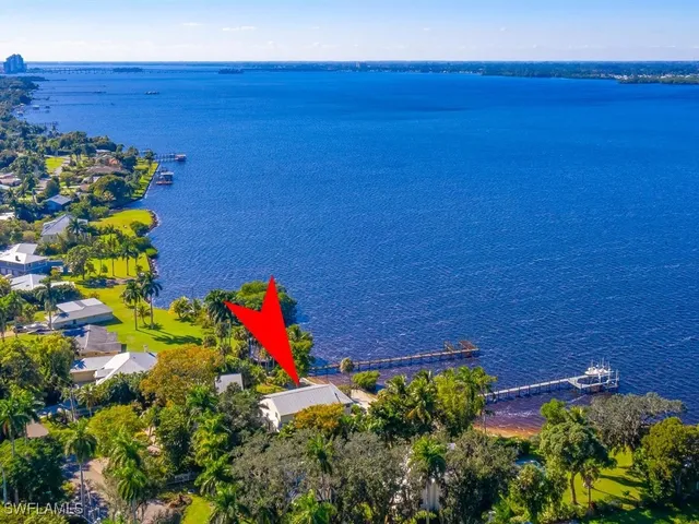 $15,000 | 100 Fairview Avenue, Fort Myers, FL 33905