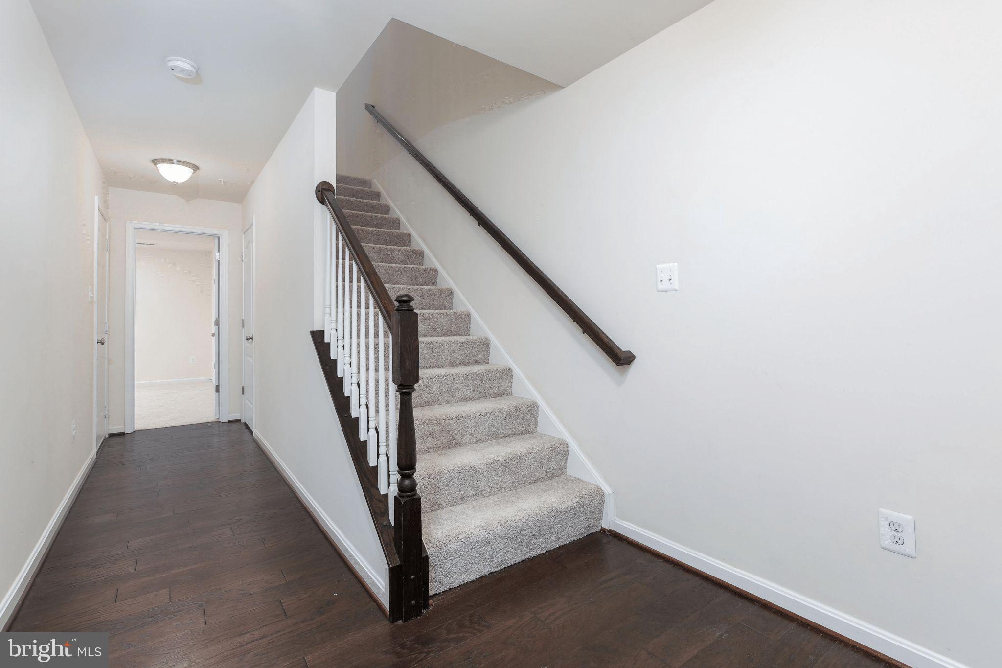 1940 River Vista Drive Baltimore, MD 21221 - Photo 22 of 50 1st floor Entryway from front door
