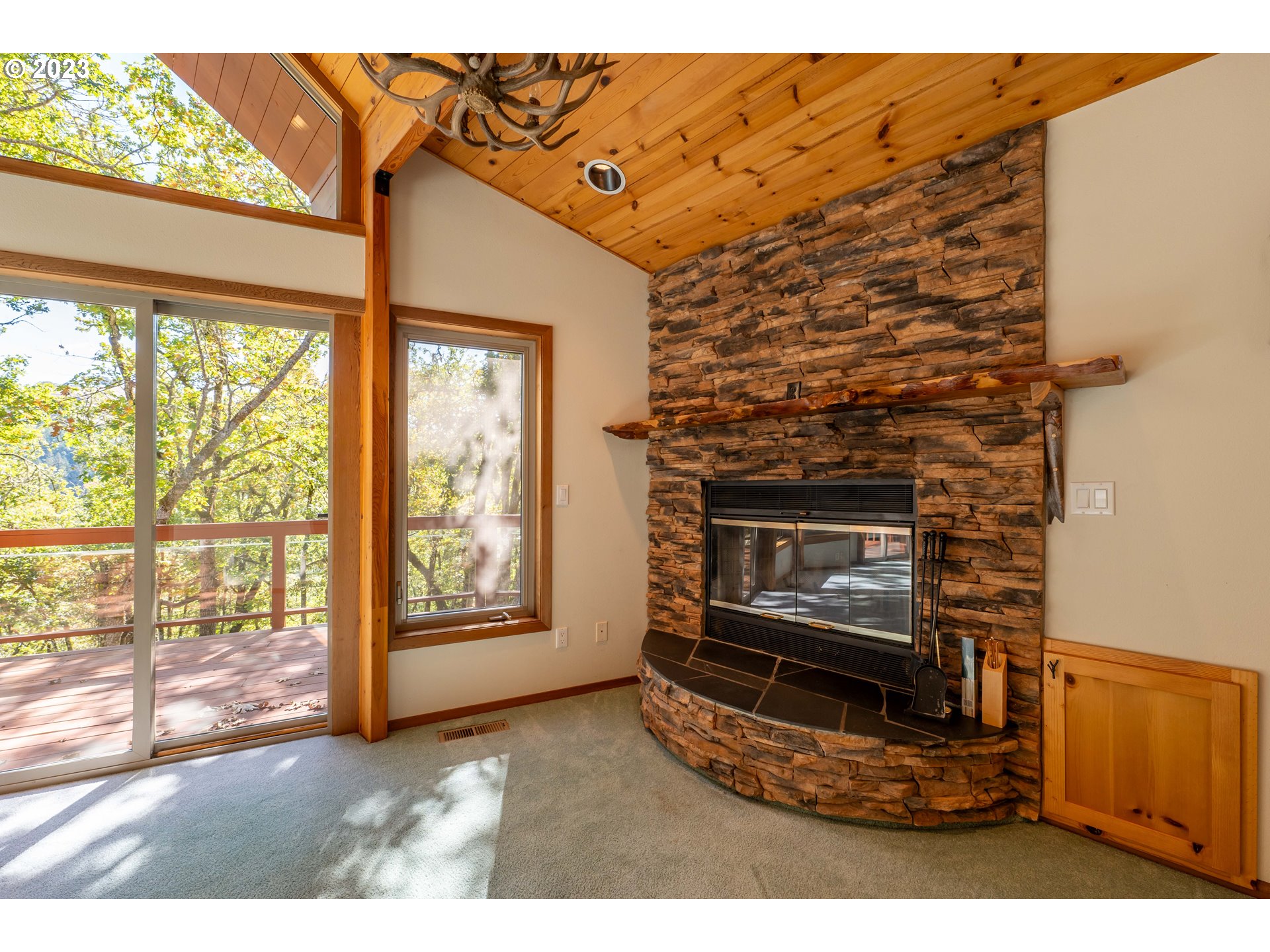 14187 North Bank Road Roseburg, OR 97470 - Photo 18 of 48 Gallery Image 18
