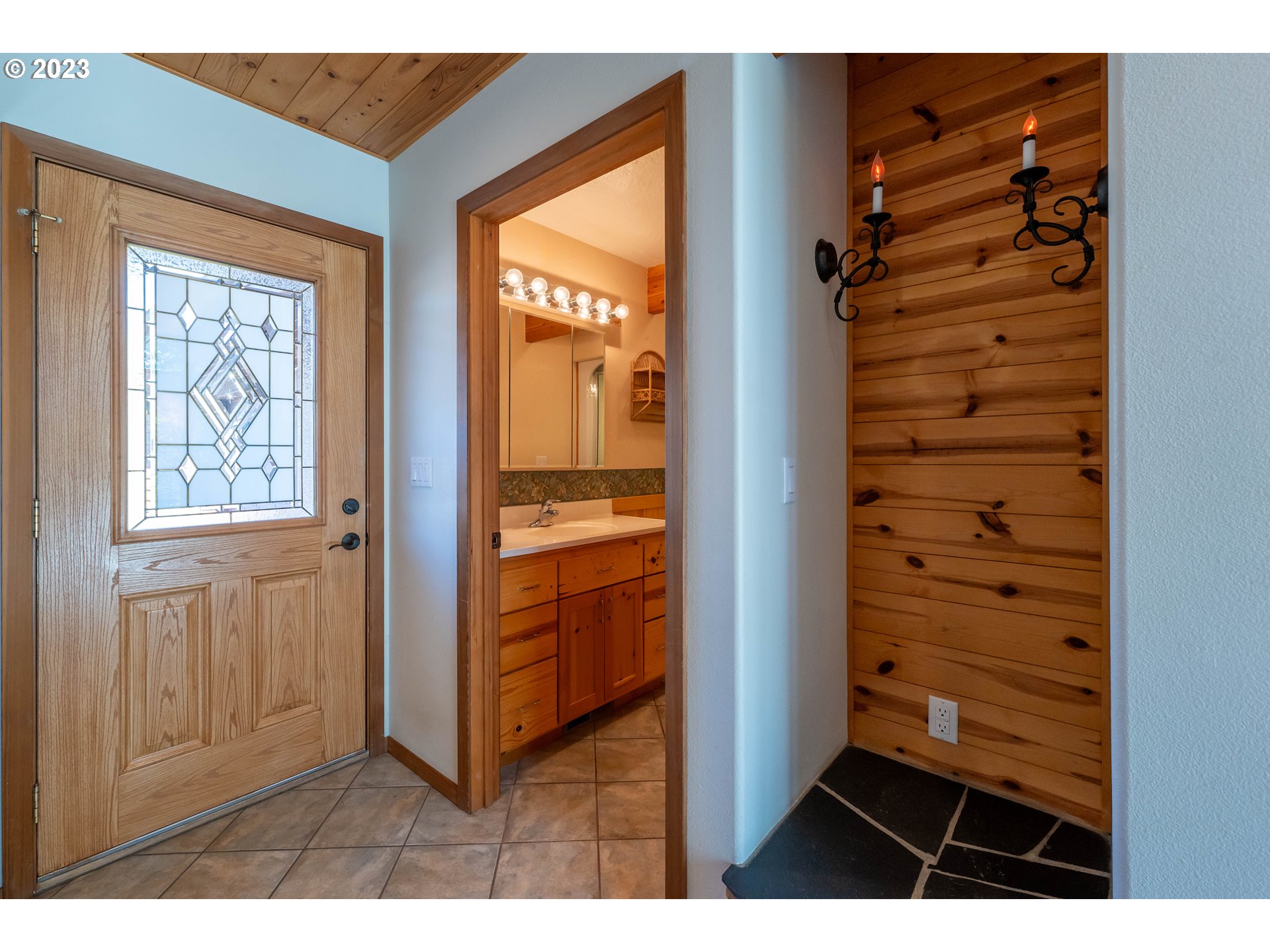 14187 North Bank Road Roseburg, OR 97470 - Photo 8 of 48 Gallery Image 8