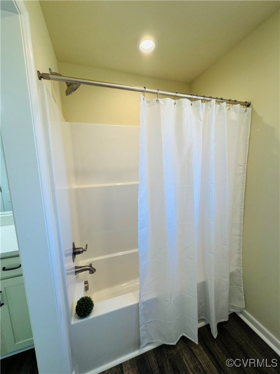 290 New South Ridge Bumpass, VA 23024 - Photo 34 of 50 Bathroom featuring shower / bath combination with