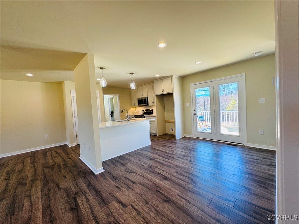 290 New South Ridge Bumpass, VA 23024 - Photo 10 of 50 Kitchen featuring stainless steel appliances, a si