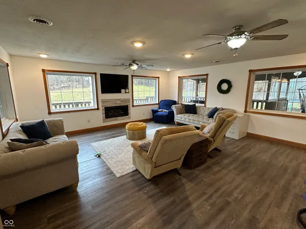 $439,000 | 1458 River Road, Spencer, IN 47460