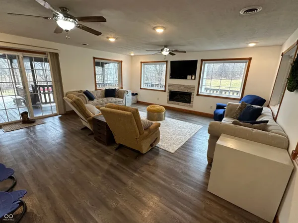 $439,000 | 1458 River Road, Spencer, IN 47460