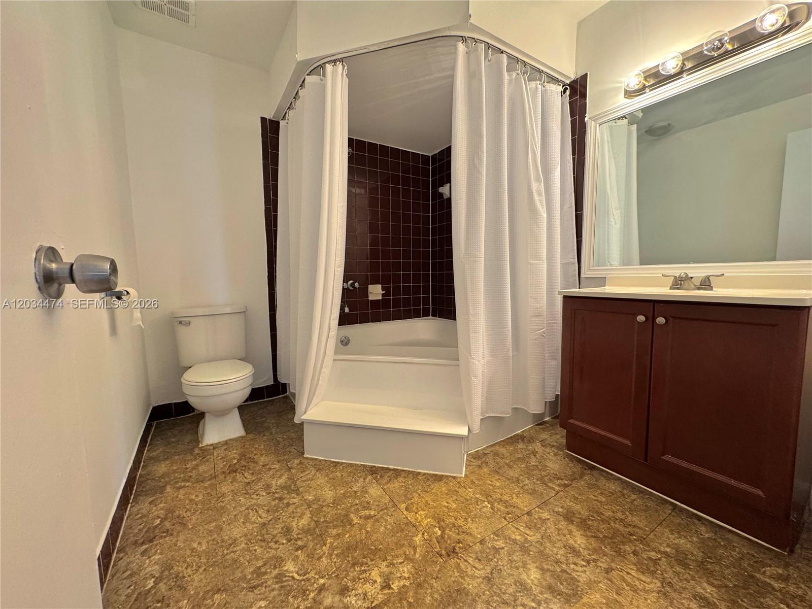 15460 Southwest 82nd Lane, Unit 404 Miami, FL 33193 - Photo 13 of 32