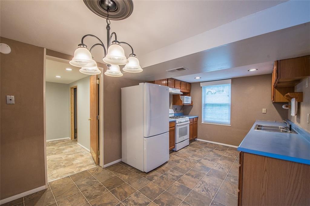 611 Blue Ridge Drive Apollo, PA 15613 - Photo 4 of 25 Two year old appliances in this oak kitchen make it a dream to entertain or cook your family meals.