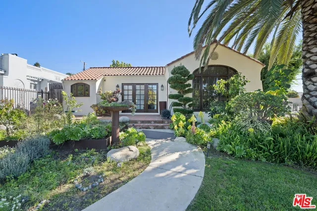 $8,000 | 962 South Plymouth Boulevard, Los Angeles, CA 90019