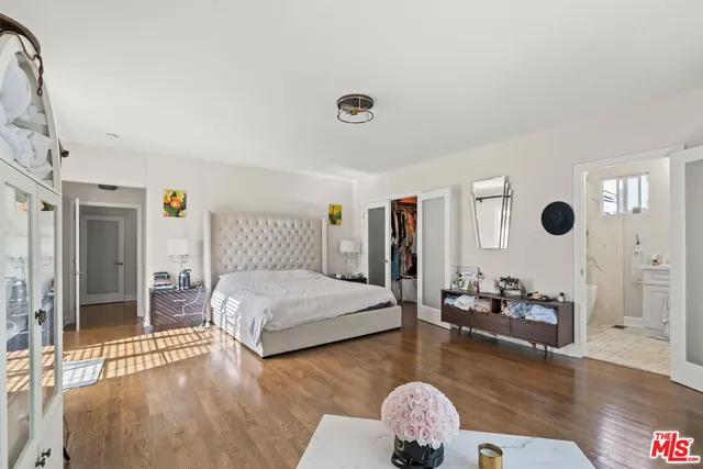 $8,000 | 962 South Plymouth Boulevard, Los Angeles, CA 90019