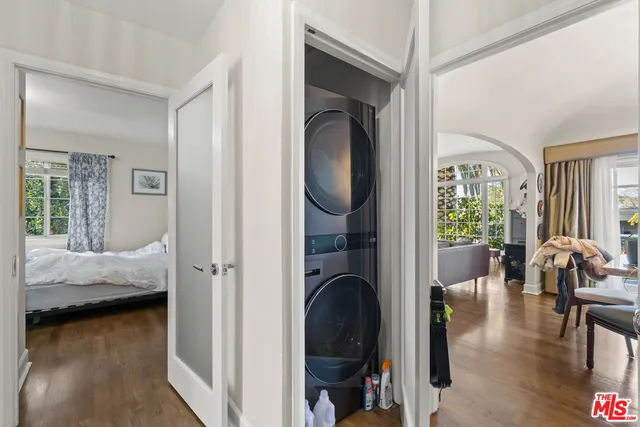 $8,000 | 962 South Plymouth Boulevard, Los Angeles, CA 90019