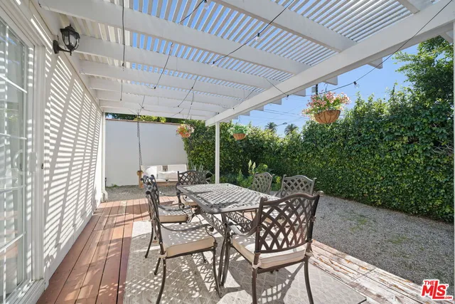 $8,000 | 962 South Plymouth Boulevard, Los Angeles, CA 90019