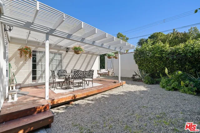 $8,000 | 962 South Plymouth Boulevard, Los Angeles, CA 90019