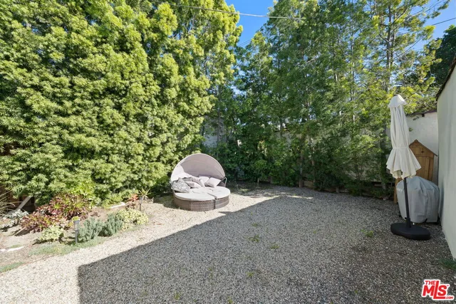 $8,000 | 962 South Plymouth Boulevard, Los Angeles, CA 90019