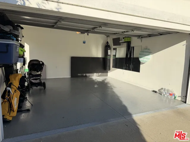 $8,000 | 962 South Plymouth Boulevard, Los Angeles, CA 90019