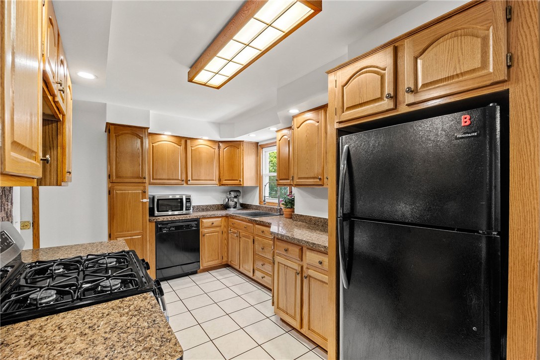 390 Dellwood Road Greece, NY 14616 - Photo 10 of 50