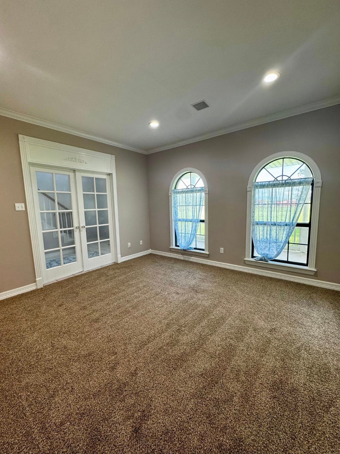 214 Williams Road Bay City, TX 77414 - Photo 36 of 48 an empty room with windows