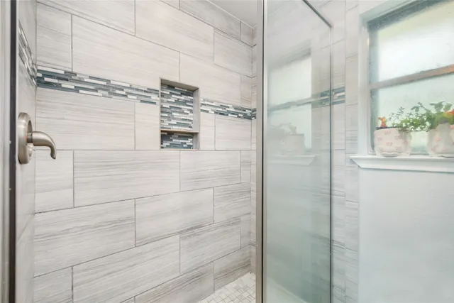 $250,000 | 17458 Jolly Boat Drive, Crosby, TX 77532