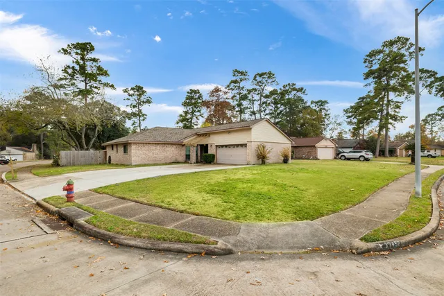 $250,000 | 17458 Jolly Boat Drive, Crosby, TX 77532