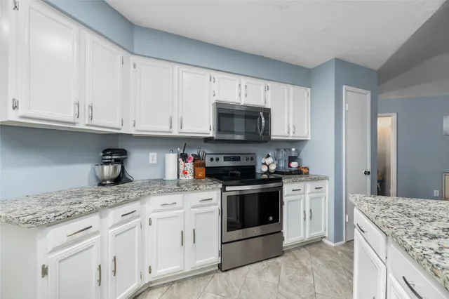 $250,000 | 17458 Jolly Boat Drive, Crosby, TX 77532