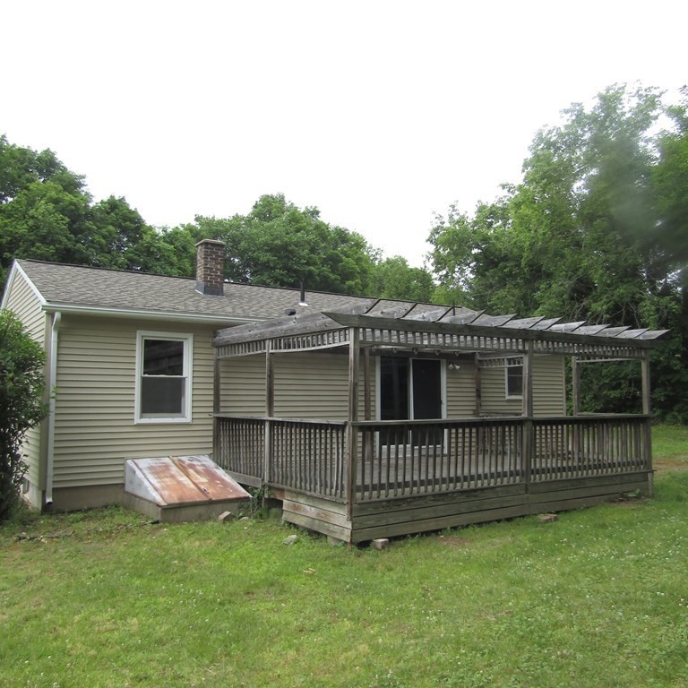 91 State Street Amherst, MA 01002 - Photo 3 of 17 Gallery Image 3