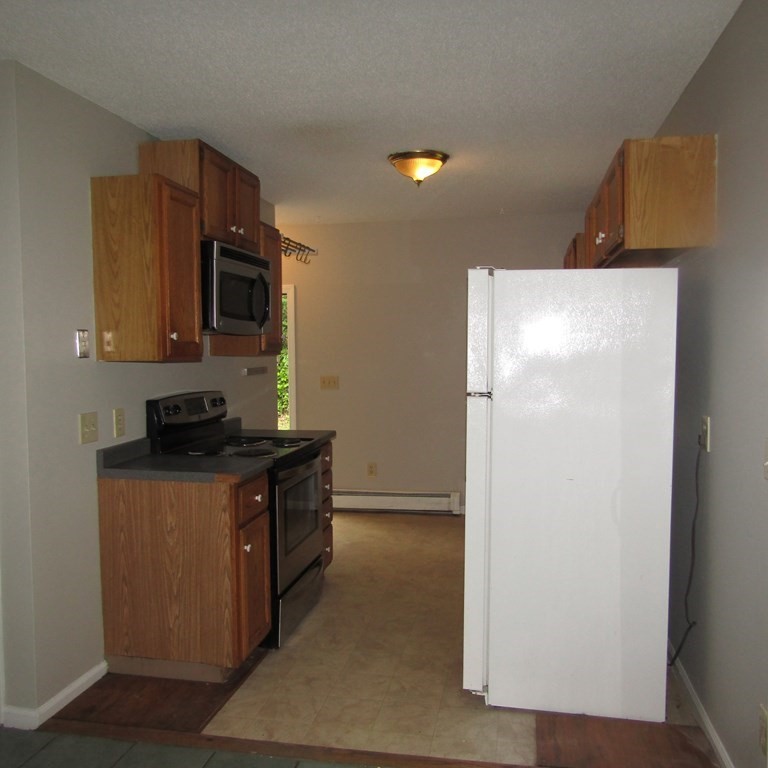 91 State Street Amherst, MA 01002 - Photo 4 of 17 Gallery Image 4