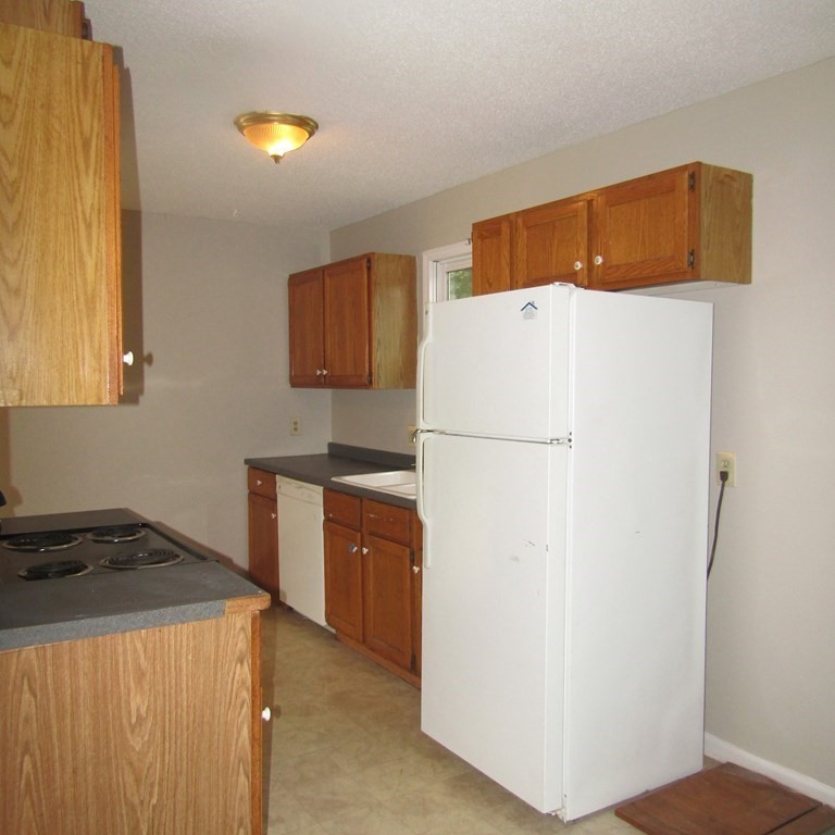 91 State Street Amherst, MA 01002 - Photo 5 of 17 Gallery Image 5