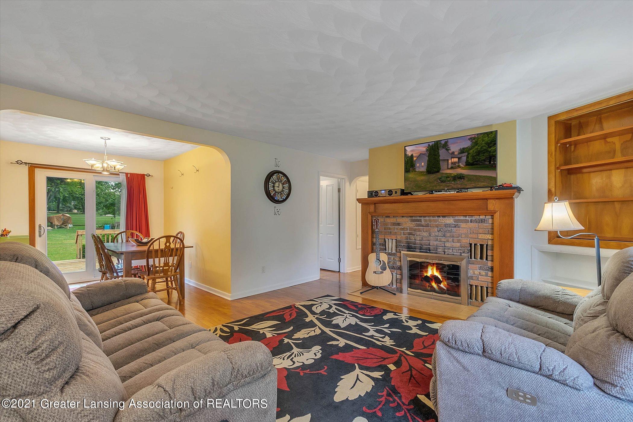 1354 West Webb Road Dewitt, MI 48820 - Photo 5 of 30 Living Room