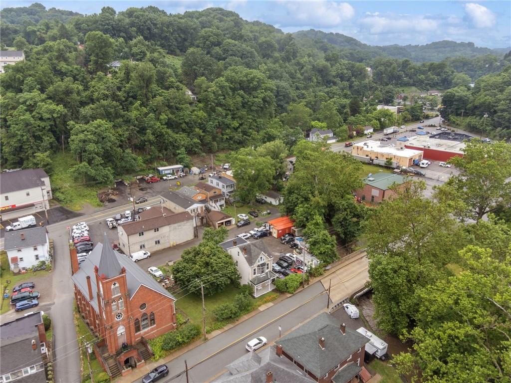 1523 Evergreen Road Pittsburgh, PA 15209 - Photo 33 of 35 an aerial view of a city with lots of residential buildings