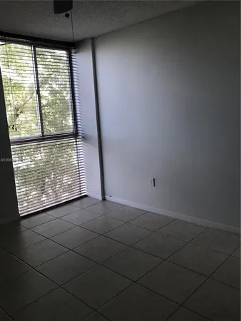 $2,000 | 7075 Northwest 186th Street, Unit C408, Hialeah, FL 33015