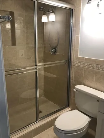 $2,000 | 7075 Northwest 186th Street, Unit C408, Hialeah, FL 33015