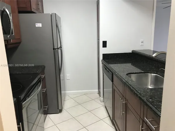 $2,000 | 7075 Northwest 186th Street, Unit C408, Hialeah, FL 33015