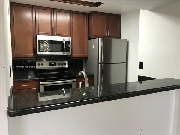 $2,000 | 7075 Northwest 186th Street, Unit C408, Hialeah, FL 33015