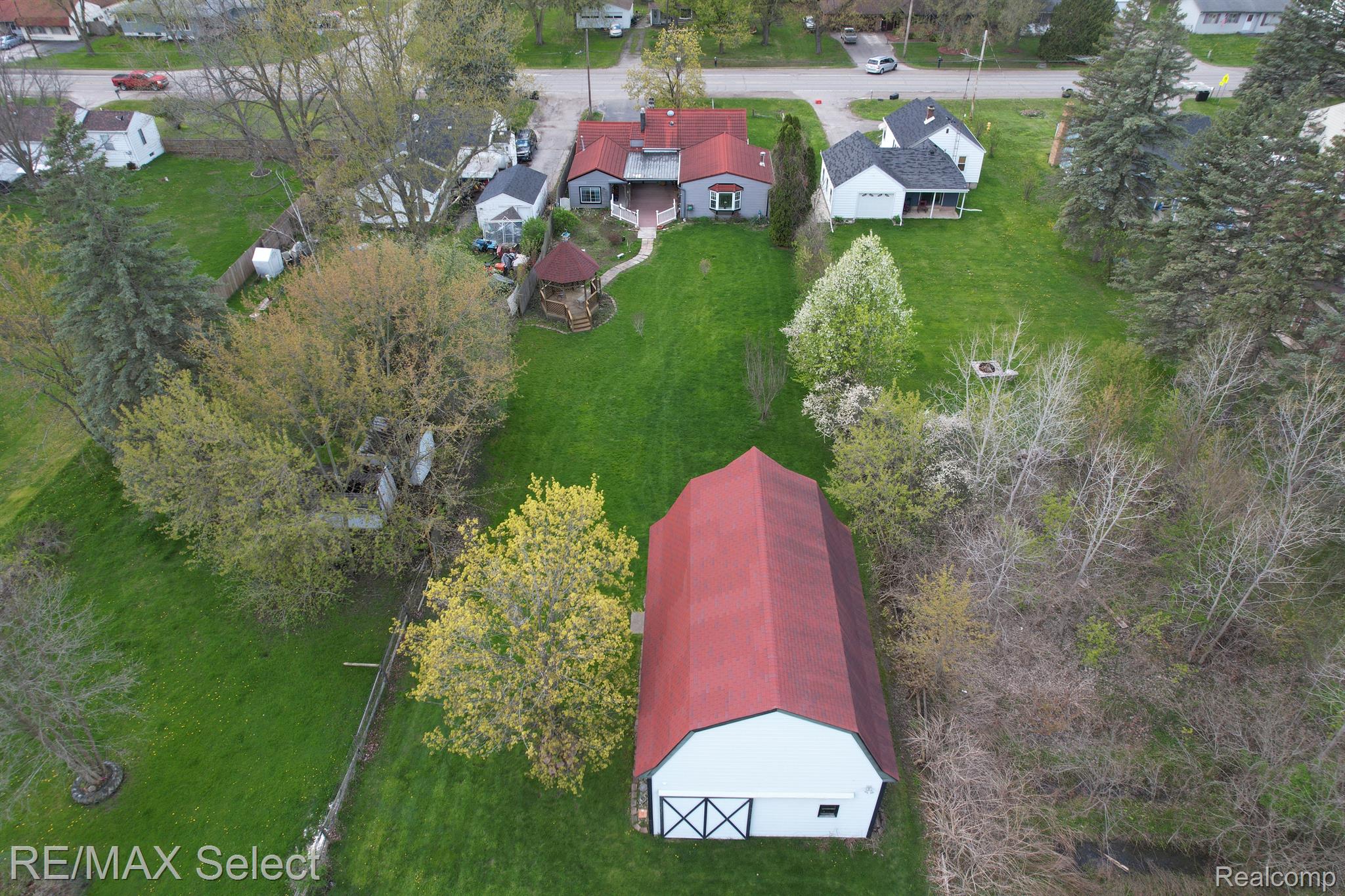 1437 Belsay Road Burton, MI 48509 - Photo 23 of 59 Gallery Image 23