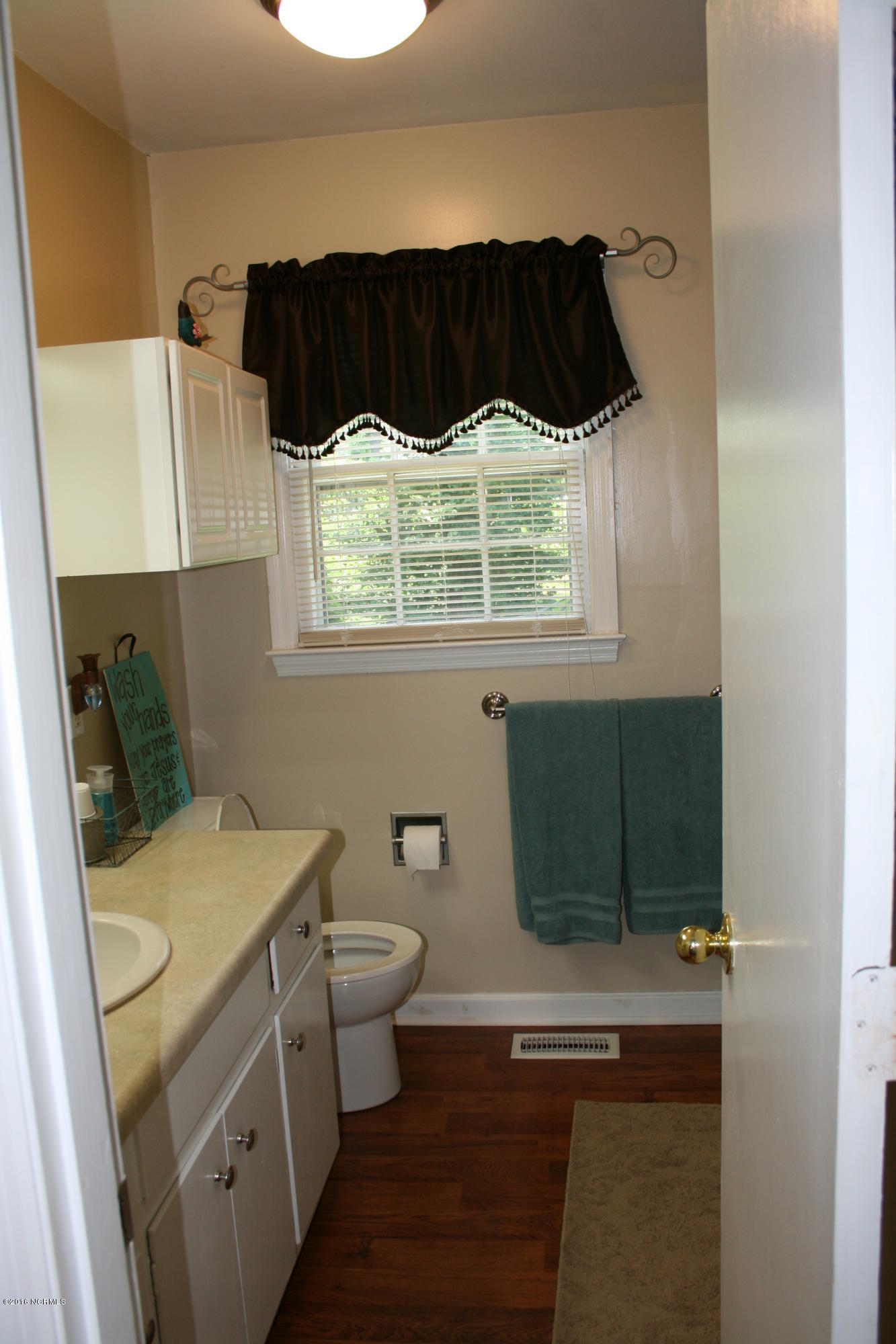 305 Neuse Cliff Road New Bern, NC 28560 - Photo 13 of 18 305 Neuse 015