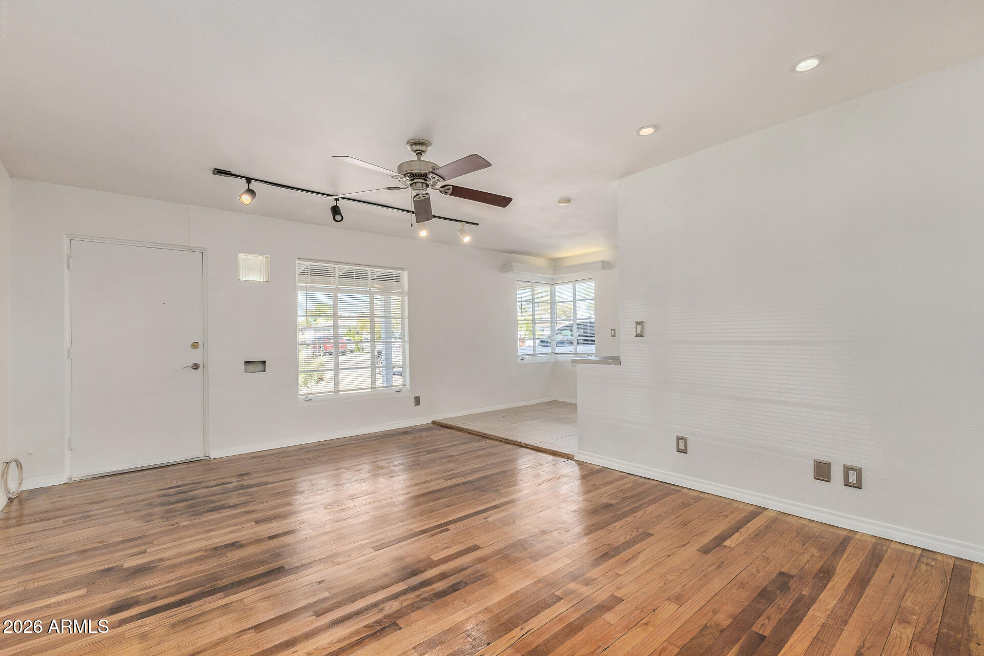 1837 West Roma Avenue Phoenix, AZ 85015 - Photo 5 of 31 07 - Roma