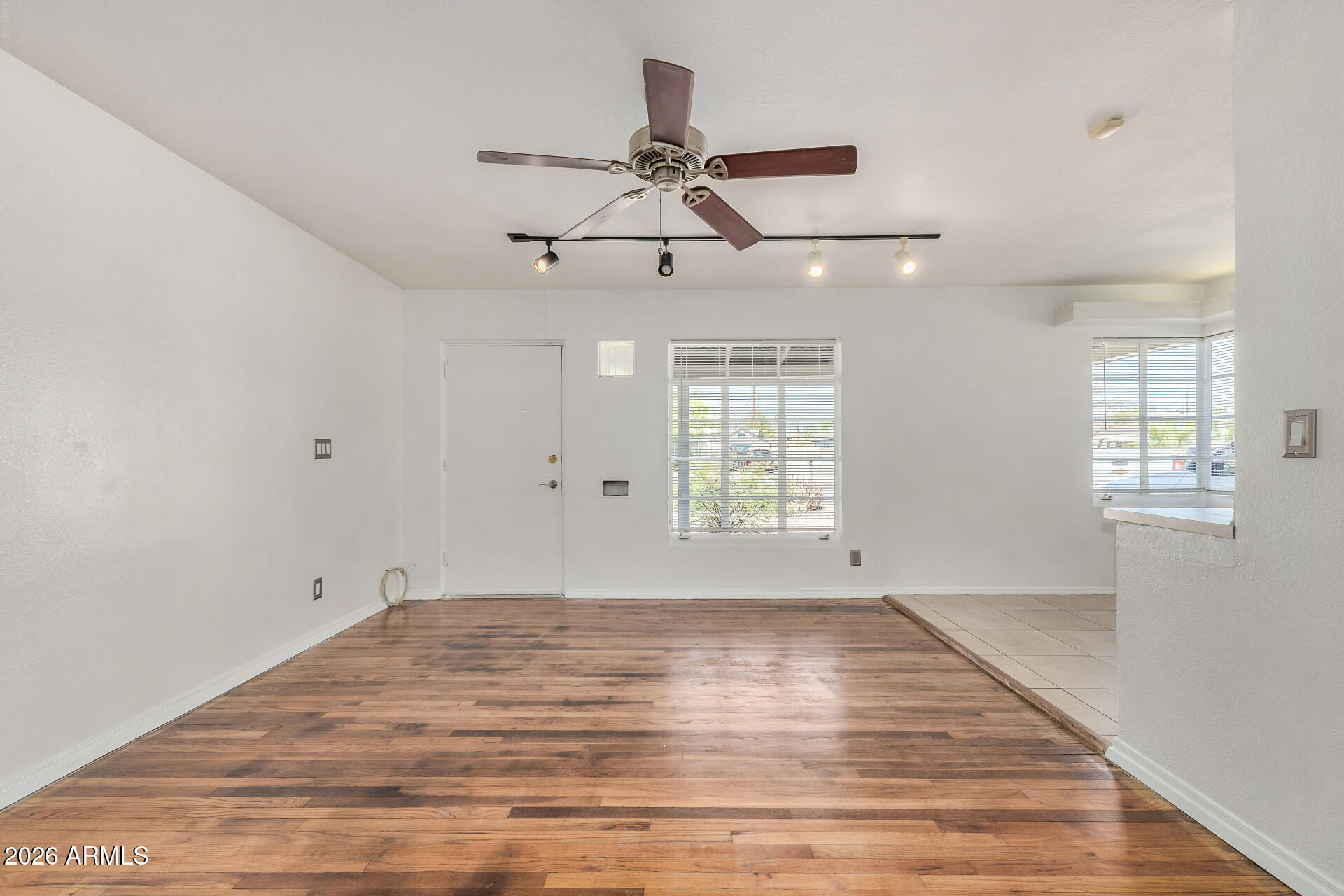 1837 West Roma Avenue Phoenix, AZ 85015 - Photo 6 of 31 08 - Roma