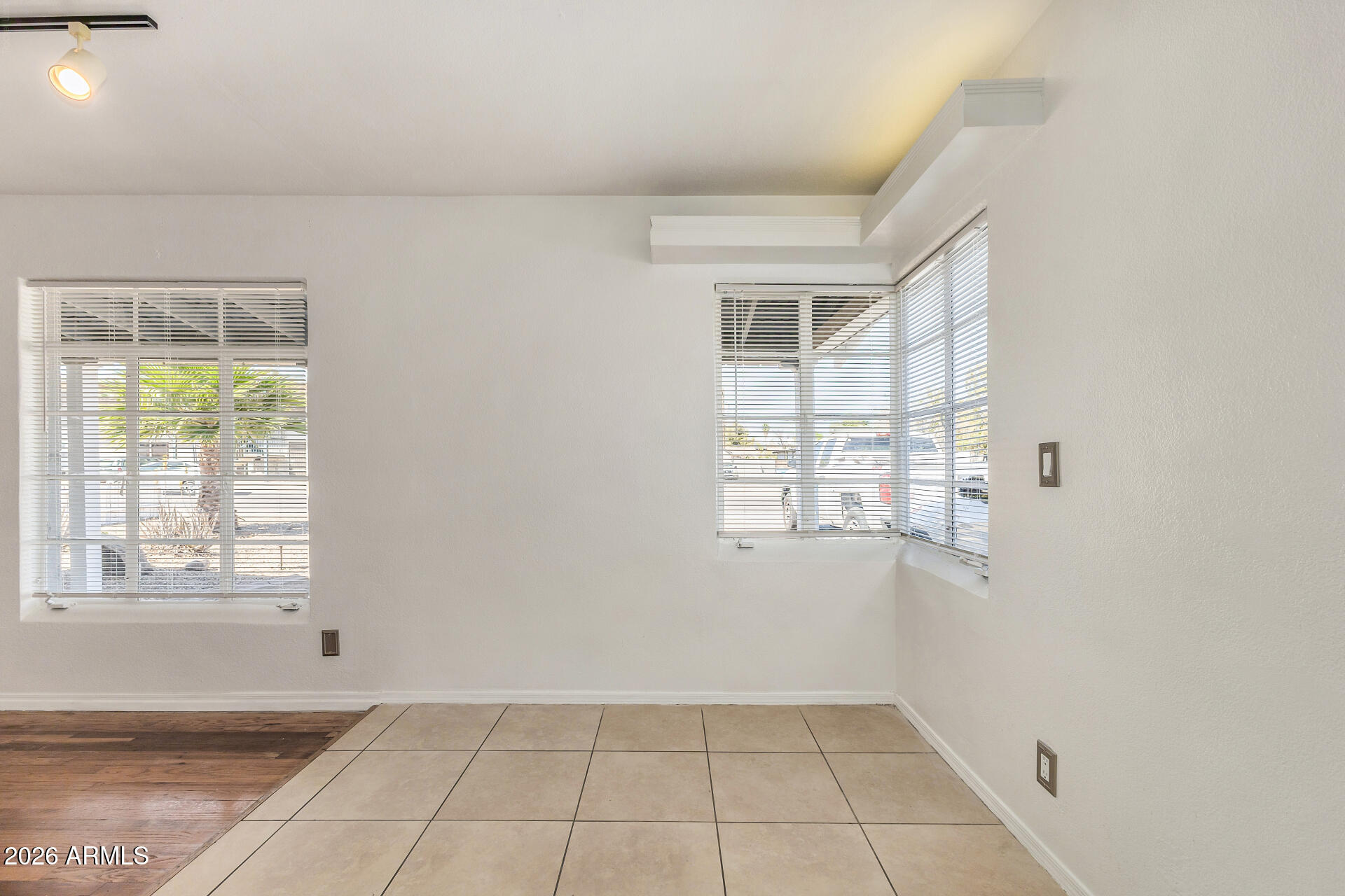 1837 West Roma Avenue Phoenix, AZ 85015 - Photo 8 of 31 10 - Roma