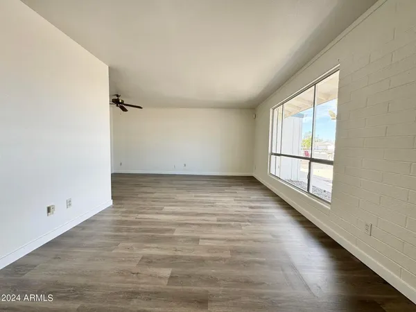$1,400 | 11013 North 110th Drive, Sun City, AZ 85351